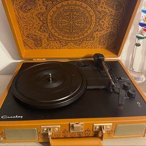 Crosley Vinyl Record Player & Fearless (Taylor’s Version) Record